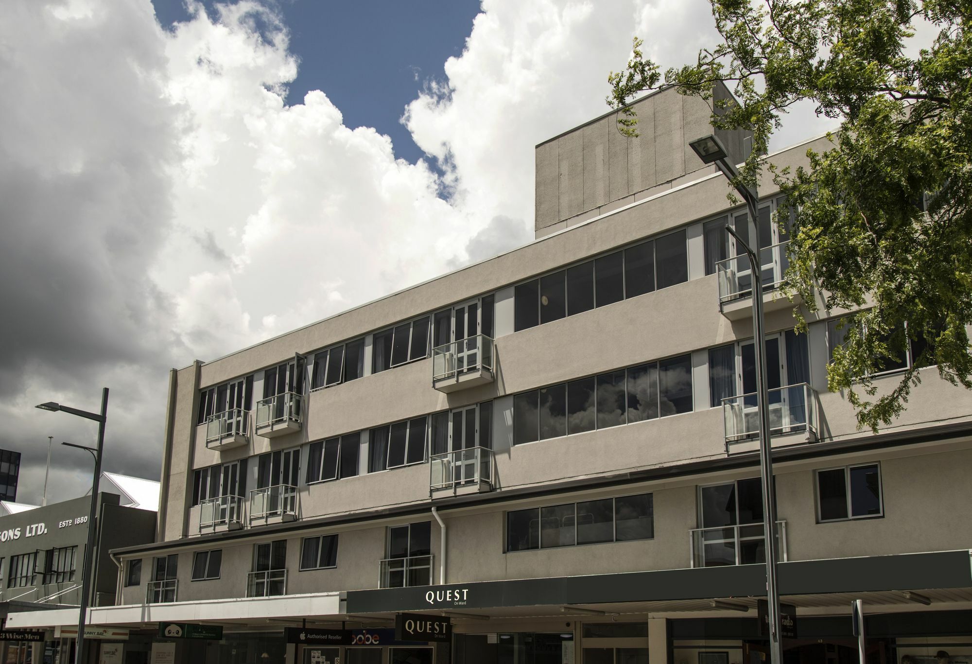 המילטון Quest On Ward Serviced Apartments מראה חיצוני תמונה